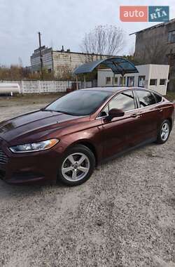 Седан Ford Fusion 2015 в 