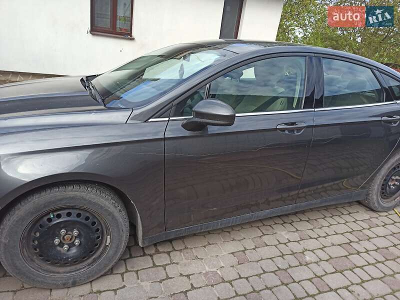 Седан Ford Fusion 2020 в Бродах