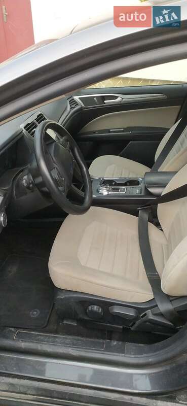 Седан Ford Fusion 2020 в Бродах