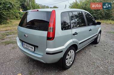 Хэтчбек Ford Fusion 2003 в 