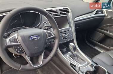 Седан Ford Fusion 2015 в 