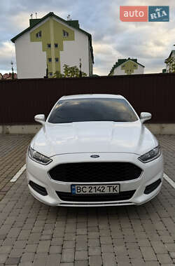 Седан Ford Fusion 2015 в 
