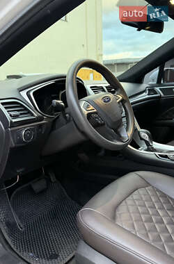 Седан Ford Fusion 2015 в 