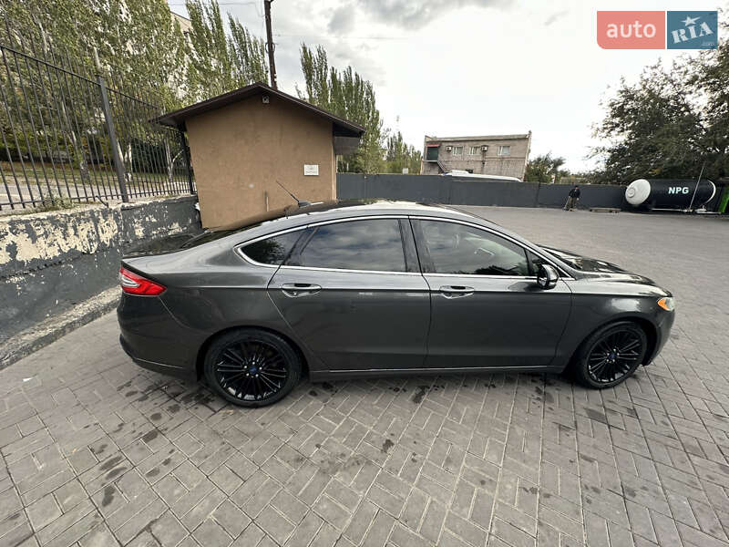 Седан Ford Fusion 2015 в Запоріжжі