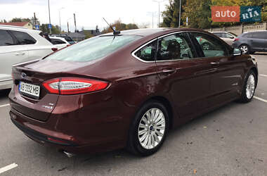 Седан Ford Fusion 2015 в 