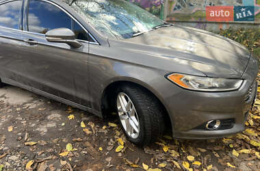 Седан Ford Fusion 2013 в 