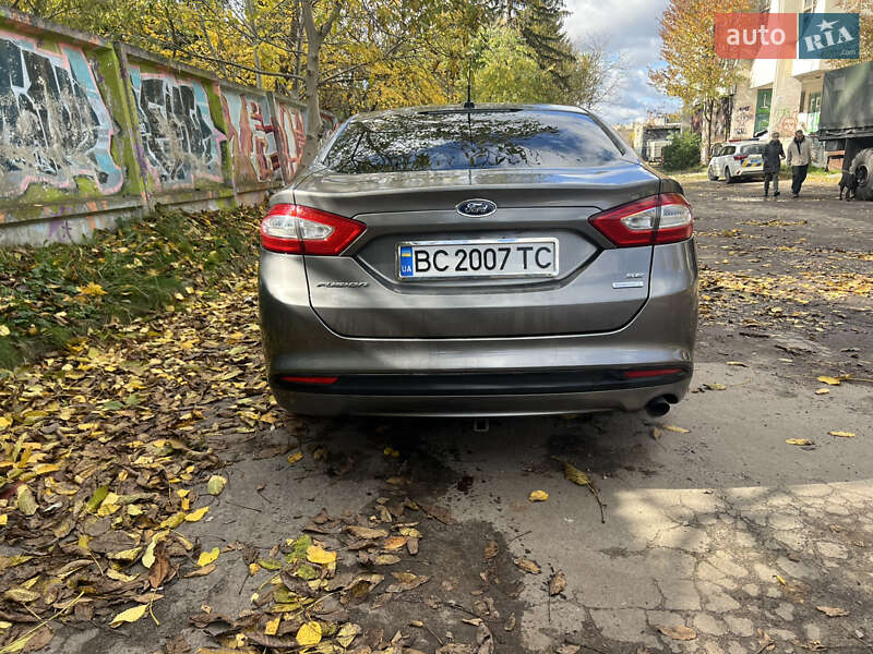 Седан Ford Fusion 2013 в Львові