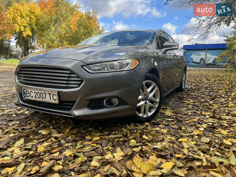 Седан Ford Fusion 2013 в Львові