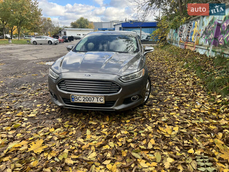 Седан Ford Fusion 2013 в Львові