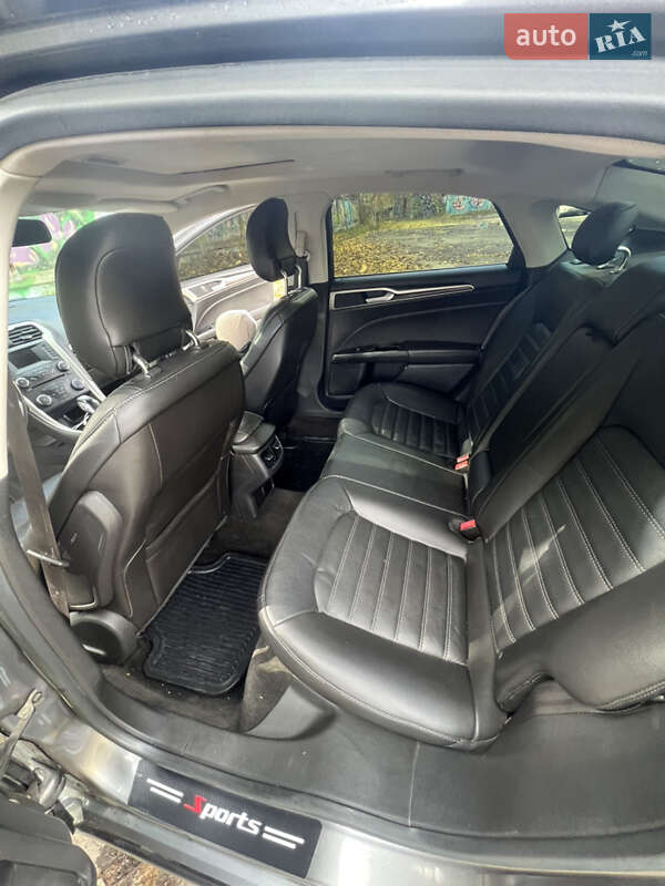 Седан Ford Fusion 2013 в Львові