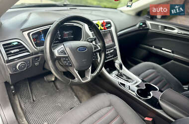 Седан Ford Fusion 2014 в 
