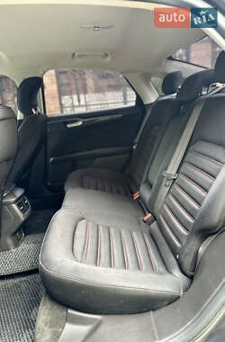 Седан Ford Fusion 2014 в 