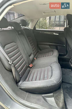 Седан Ford Fusion 2014 в 