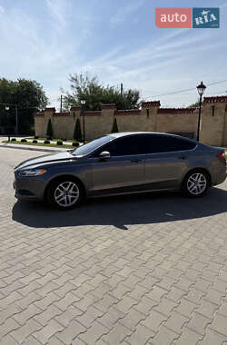 Седан Ford Fusion 2013 в 