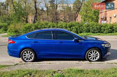 Седан Ford Fusion 2016 в 