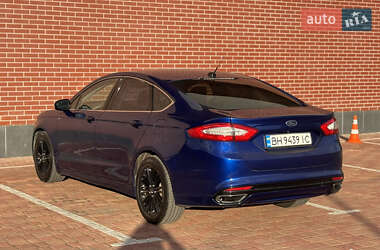 Седан Ford Fusion 2014 в 