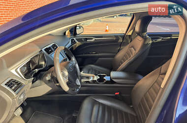 Седан Ford Fusion 2014 в 