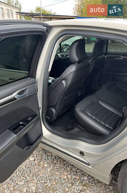 Седан Ford Fusion 2014 в  фото 14 Седан Ford Fusion 2014 в