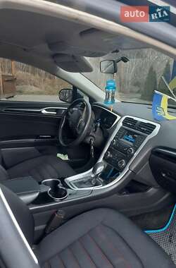 Седан Ford Fusion 2014 в 