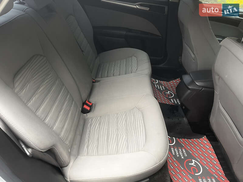 Седан Ford Fusion 2016 в Киеве фото 34 Седан Ford Fusion 2016 в Киеве