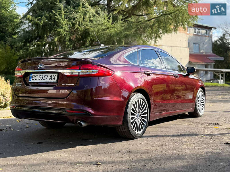 Седан Ford Fusion 2016 в Львові