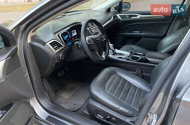 Седан Ford Fusion 2013 в  фото 22 Седан Ford Fusion 2013 в