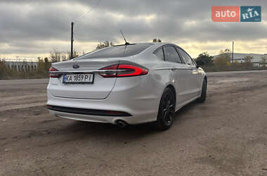 Седан Ford Fusion 2016 в 