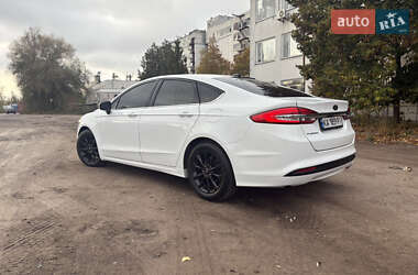 Седан Ford Fusion 2016 в 