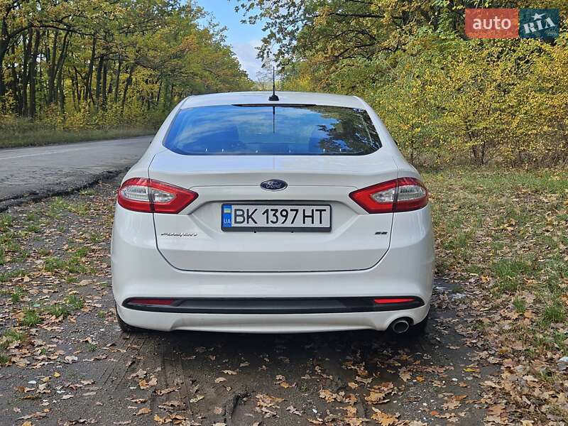 Седан Ford Fusion 2013 в Умани