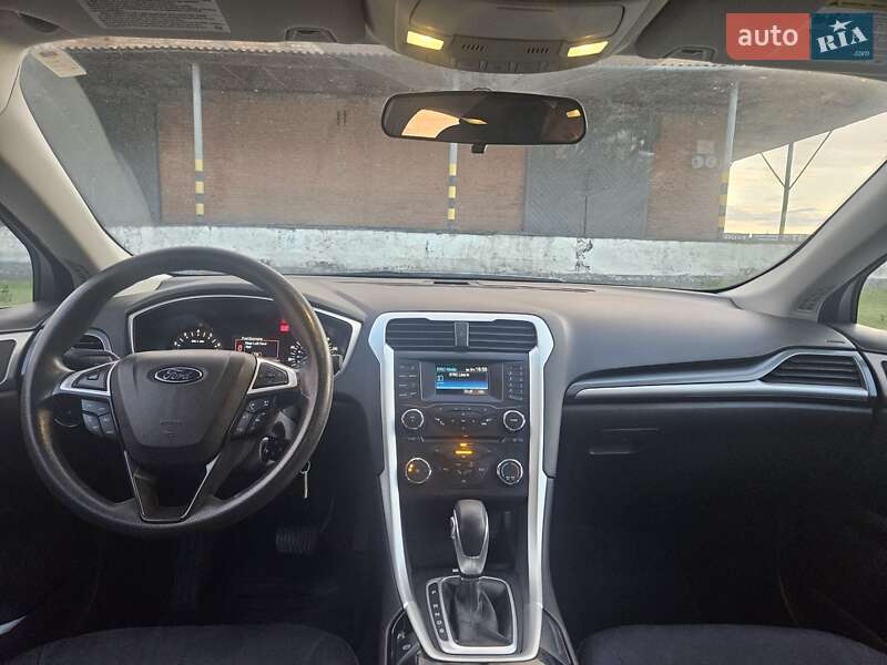 Седан Ford Fusion 2013 в Умани