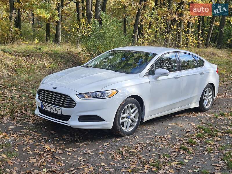 Седан Ford Fusion 2013 в Умани
