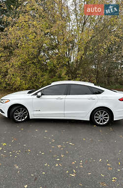 Седан Ford Fusion 2017 в 