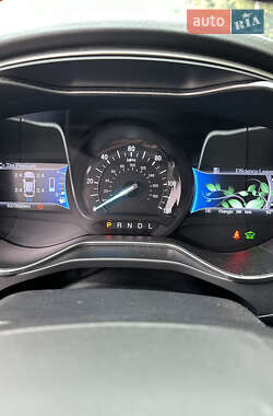 Седан Ford Fusion 2017 в 