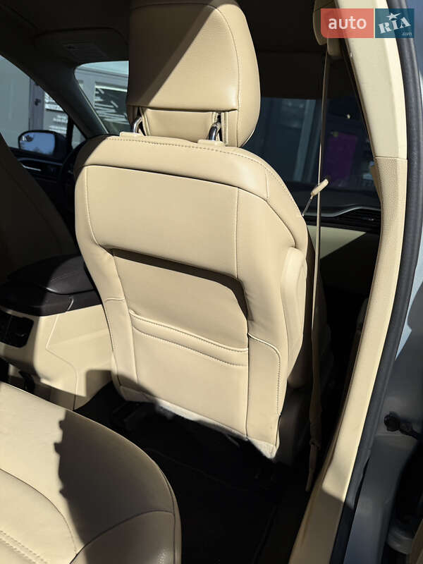 Седан Ford Fusion 2013 в Львові
