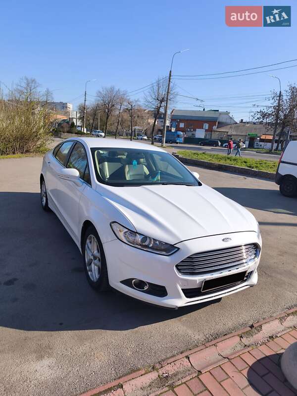 Седан Ford Fusion 2014 в Львові