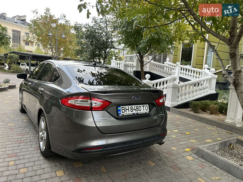 Седан Ford Fusion 2013 в Одесі