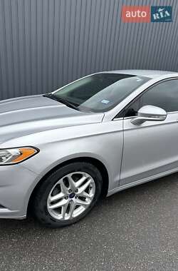 Седан Ford Fusion 2013 в 