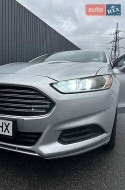Седан Ford Fusion 2013 в 