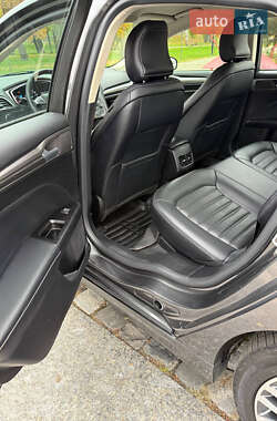 Седан Ford Fusion 2018 в  фото 12 Седан Ford Fusion 2018 в