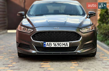 Седан Ford Fusion 2015 в 