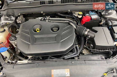 Седан Ford Fusion 2015 в 