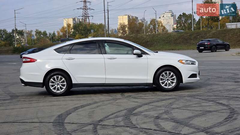 Седан Ford Fusion 2015 в Києві