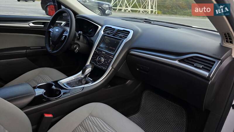 Седан Ford Fusion 2015 в Києві