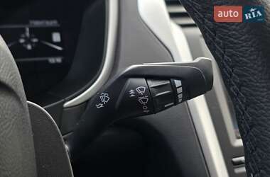 Седан Ford Fusion 2015 в  фото 35 Седан Ford Fusion 2015 в