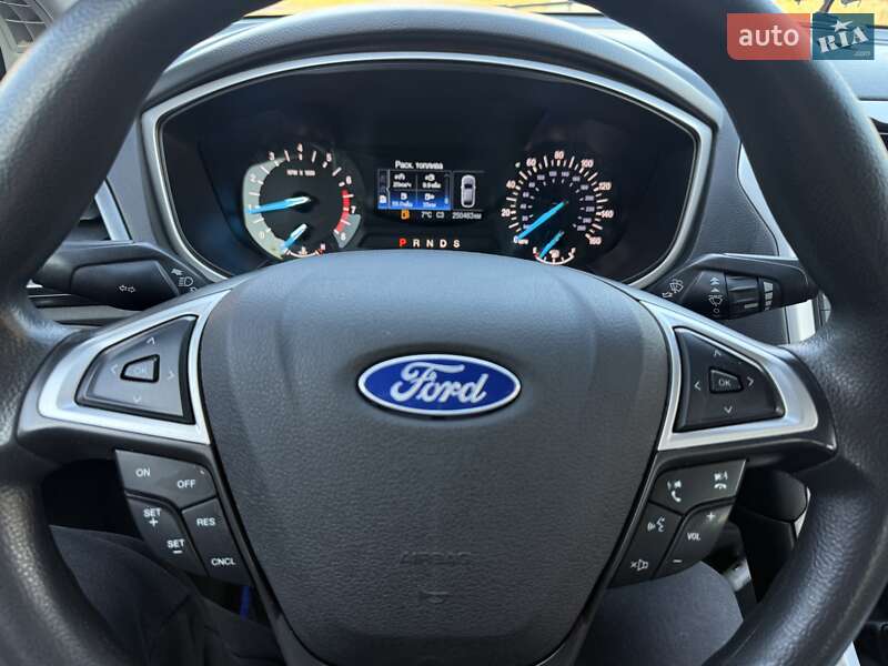 Седан Ford Fusion 2013 в Шептицькому