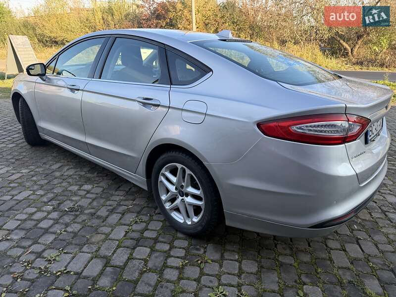 Седан Ford Fusion 2013 в Шептицькому