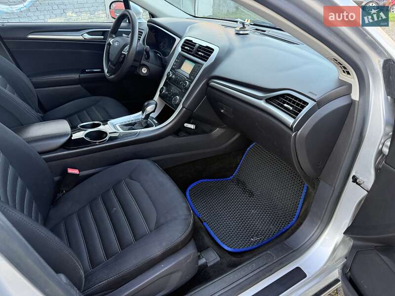 Седан Ford Fusion 2013 в Шептицькому