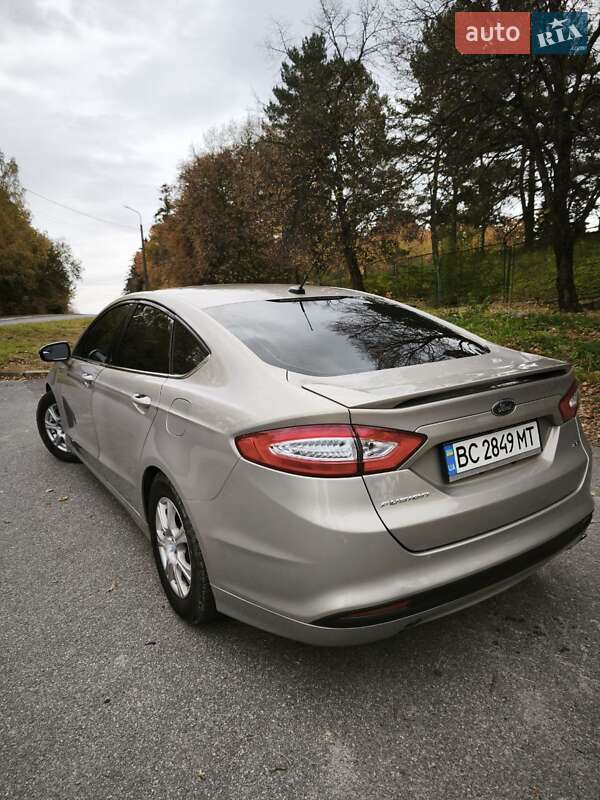 Седан Ford Fusion 2014 в Трускавці