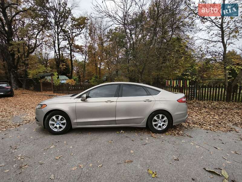 Седан Ford Fusion 2014 в Трускавці