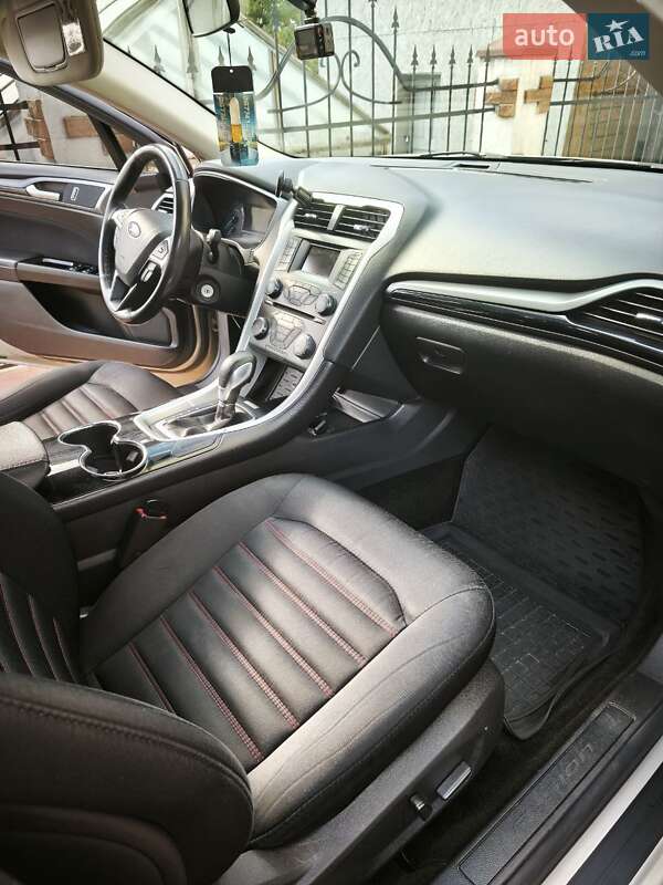 Седан Ford Fusion 2014 в Трускавці